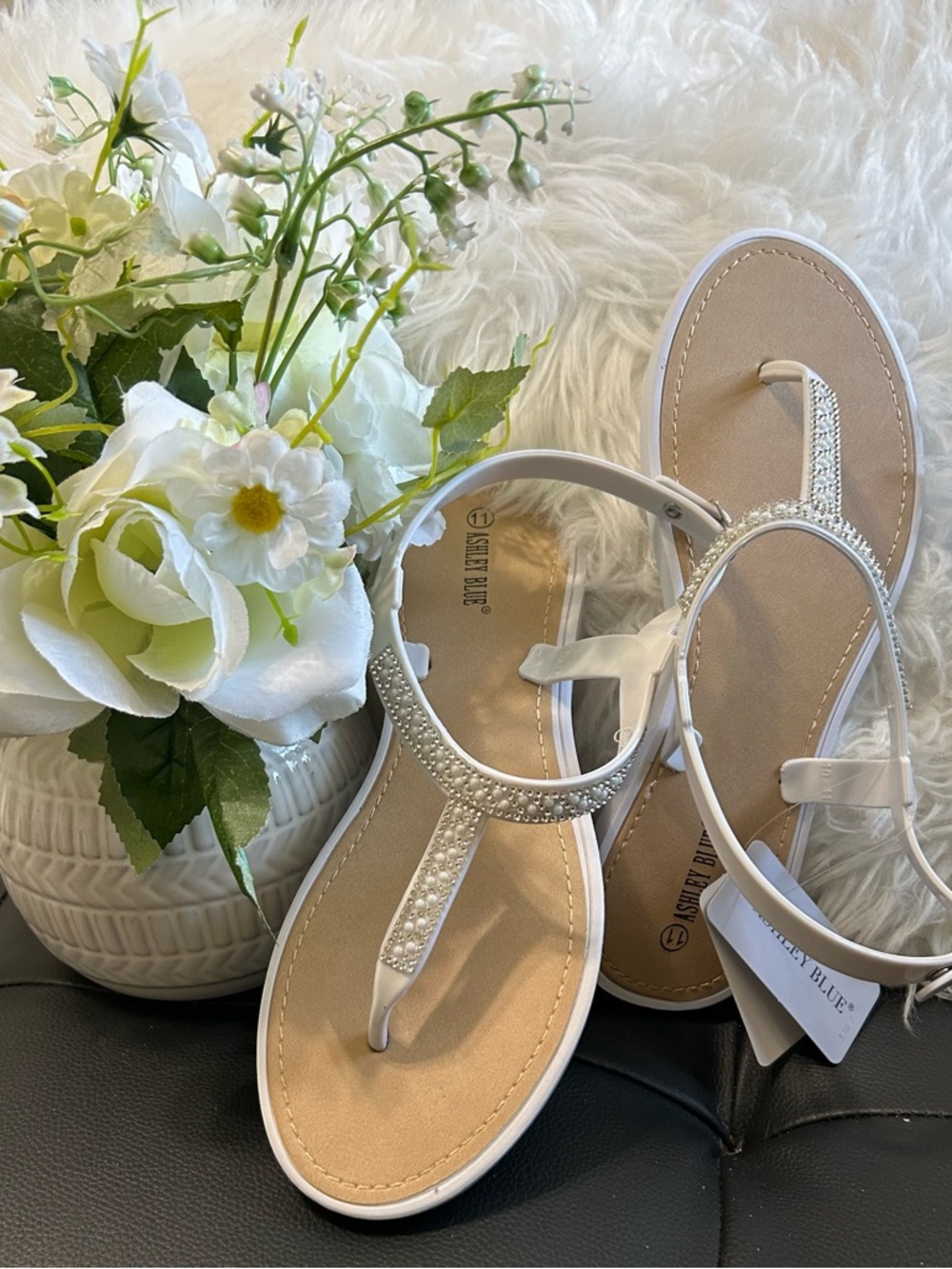NWT Ashley Blue Tiny Crystal & Pearl Embellished White T-Strap Sandals Size 11